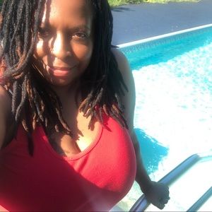 Meet your Posher, Traci